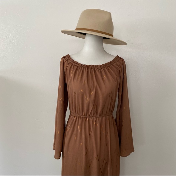 ✨ Flynn Skye Genevive Maxi Dress Gold Rush - Picture 3 of 10